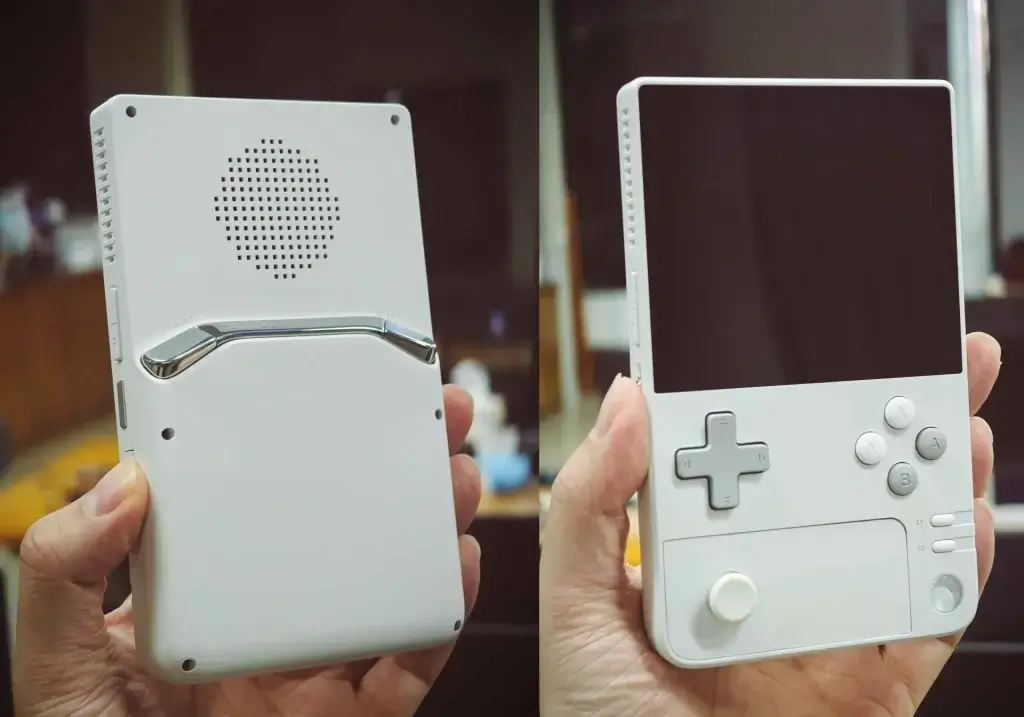 AYA NEO Pocket DMG - Retro Handhelds