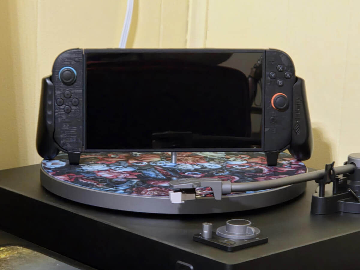 Satisfye front - Retro Handhelds Satisfye front