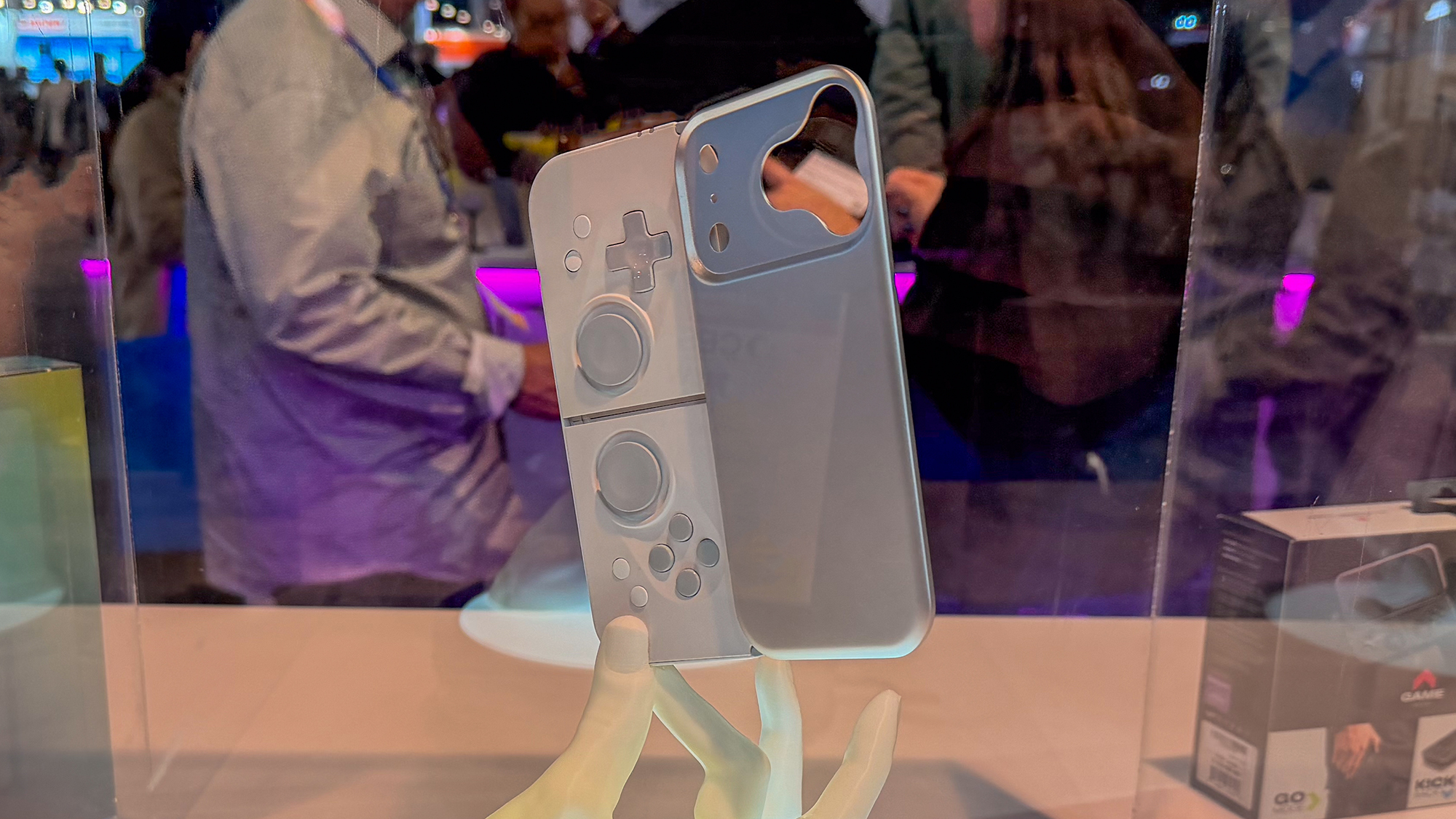 MCON Slim & Lite - CES 2026