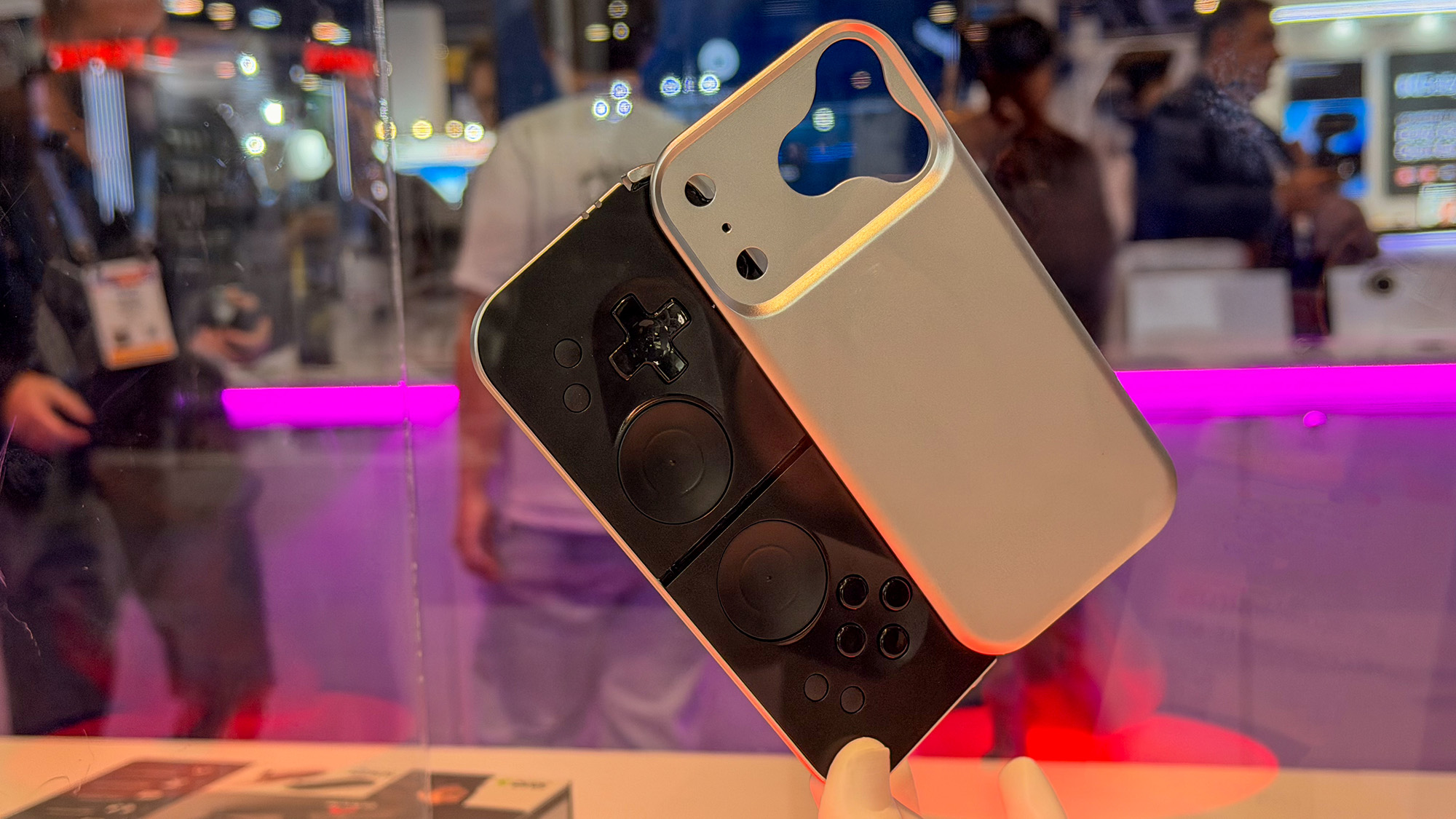 MCON Slim & Lite - CES 2026